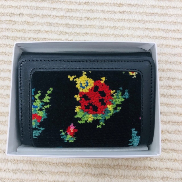 フェイラー ハイジ 三つ折り財布 完売品 箱無し フェイラー ハイジ 三つ折り財布 完売品 箱無し