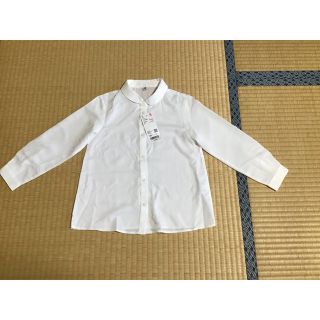 ユニクロ(UNIQLO)の未使用　ユニクロ　子供白ブラウス　120cm(ブラウス)