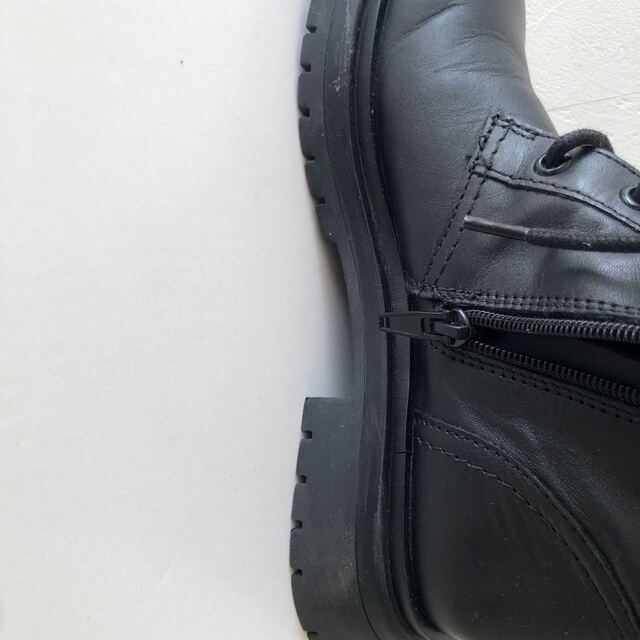 ZARA KIDS(ザラキッズ)のZara ブーツ　黒　ブラック　35 キッズ　レディース キッズ/ベビー/マタニティのキッズ靴/シューズ(15cm~)(ブーツ)の商品写真