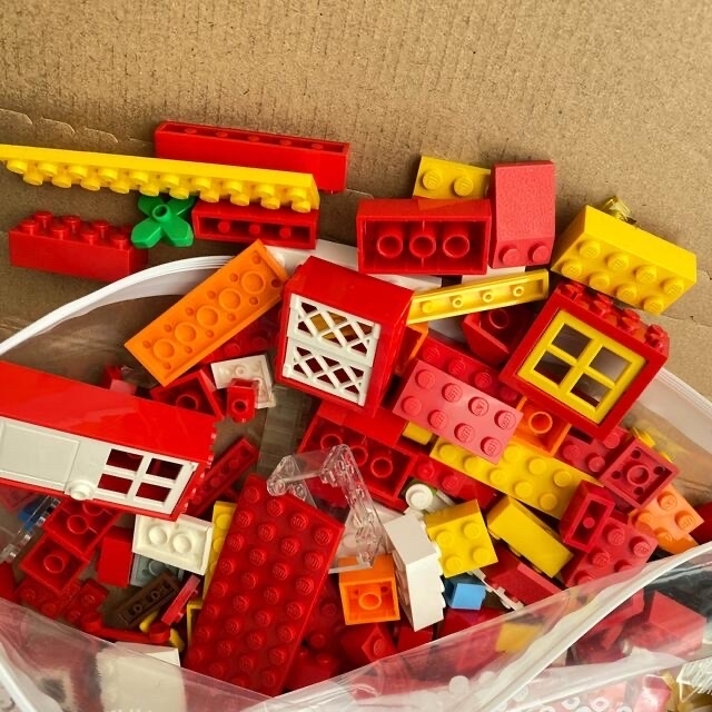 Lego(レゴ)のレゴパーツ赤系約450g キッズ/ベビー/マタニティのおもちゃ(知育玩具)の商品写真