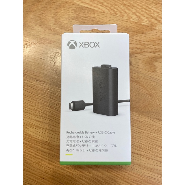 Microsoft(マイクロソフト)の【新品】Xbox 充電式バッテリー + USB-C ケーブル スマホ/家電/カメラのスマートフォン/携帯電話(バッテリー/充電器)の商品写真