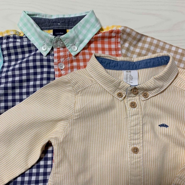 babyGAP(ベビーギャップ)のbabyGAP シャツ ＆ Ｈ＆Ｍ シャツ  2枚セット キッズ/ベビー/マタニティのベビー服(~85cm)(シャツ/カットソー)の商品写真