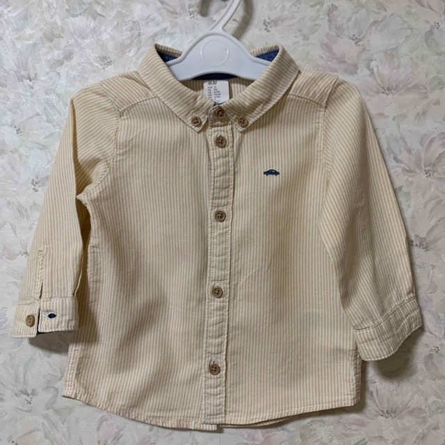 babyGAP(ベビーギャップ)のbabyGAP シャツ ＆ Ｈ＆Ｍ シャツ  2枚セット キッズ/ベビー/マタニティのベビー服(~85cm)(シャツ/カットソー)の商品写真