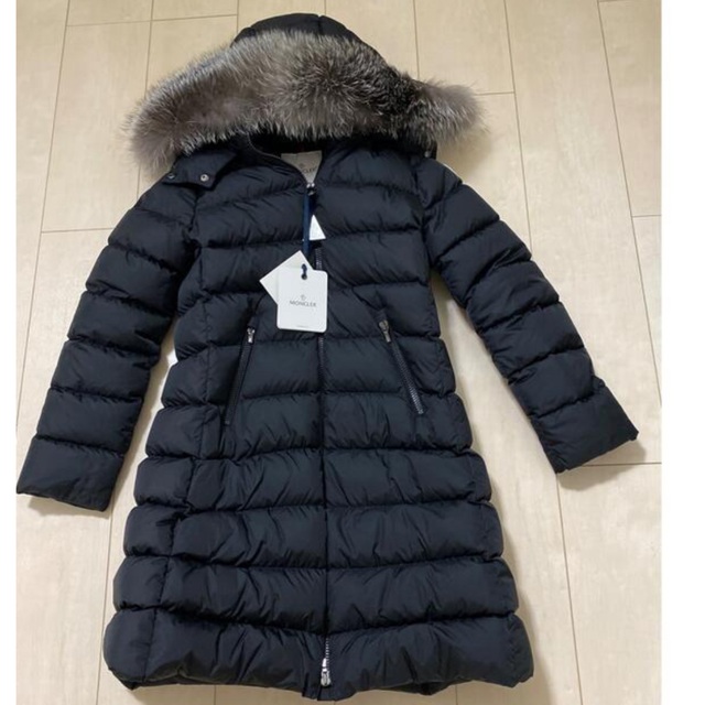 MONCLER(モンクレール)の新品 モンクレール ABELLE　FOXファー　ブラック 12A キッズ/ベビー/マタニティのキッズ服女の子用(90cm~)(コート)の商品写真