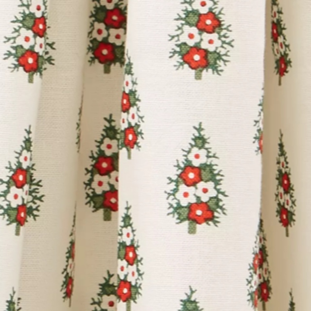 LIBERTY.(リバティ)のリバティプリント　生地　クリスマスツリー　１m ハンドメイドの素材/材料(生地/糸)の商品写真