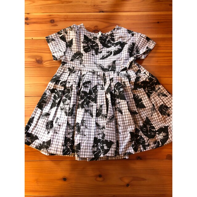 BeBe(ベベ)のBeBe ワンピース 90cm キッズ/ベビー/マタニティのキッズ服女の子用(90cm~)(ワンピース)の商品写真