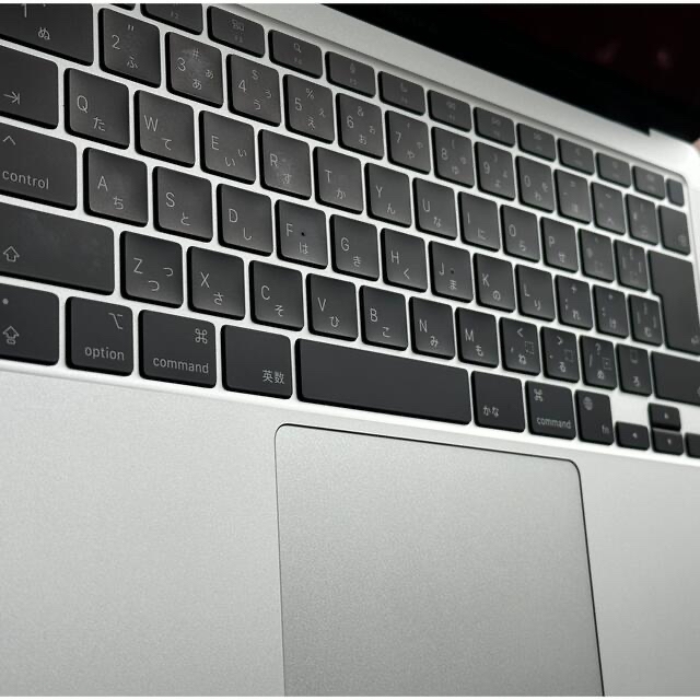 Apple(アップル)のApple M1 MacBook Air  シルバー スマホ/家電/カメラのPC/タブレット(ノートPC)の商品写真