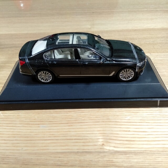 1/43 BMW 750Li ブラック メタリック塗装 ケースあり 箱あり 【新作