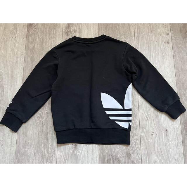 Original(オリジナル)のadidasオリジナル　スエット上下　キッズ キッズ/ベビー/マタニティのキッズ服男の子用(90cm~)(Tシャツ/カットソー)の商品写真