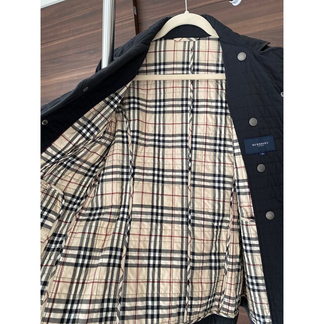 BURBERRY(バーバリー)のバーバリー　黒のキルティングコート　裏ノバチェックL40 レディースのジャケット/アウター(その他)の商品写真