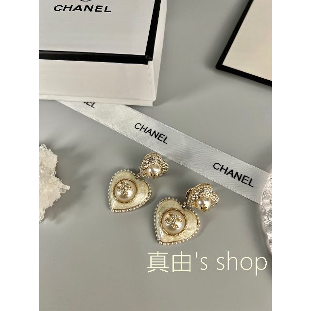 特価超激得 CHANEL パール & ストラスゴールド シャネル ピアスメタル、コスチューム 新品爆買い