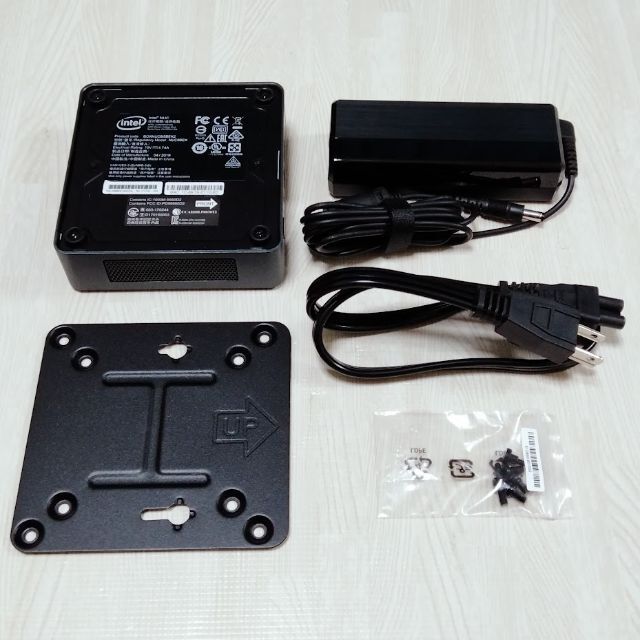 【おトク】 インテル 4個セット NUC BOXNUC8I5BEK NUC8I5BEK デスクトップ型PC