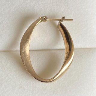 ジュエリーツツミ(JEWELRY TSUTSUMI)のジュエリーツツミ　K10イエローゴールド　ツイストフープピアス　片耳(ピアス)