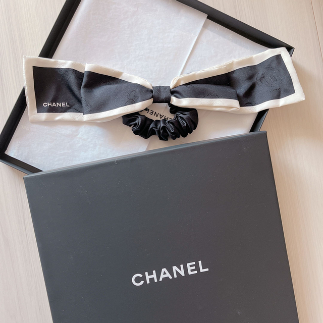 内祝い】 CHANEL - CHANELリボン シュシュ ヘアゴム+シュシュ