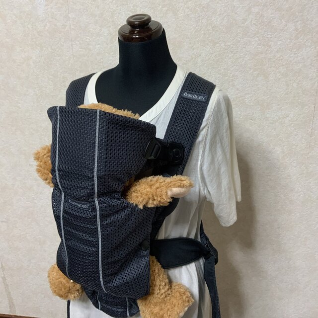 BABYBJORN(ベビービョルン)の【即日発送】☆超美品☆ベビービョルン☆MINI Air☆軽量☆メッシュ☆出産準備 キッズ/ベビー/マタニティの外出/移動用品(抱っこひも/おんぶひも)の商品写真