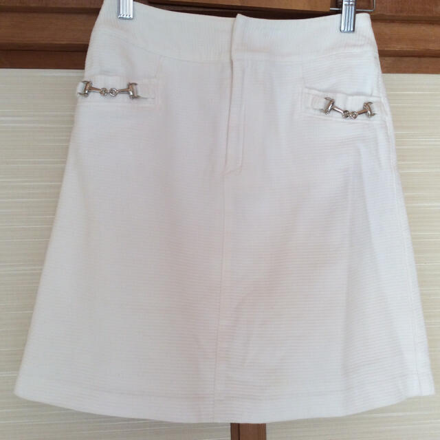 スカート  ホワイト レディースのスカート(ひざ丈スカート)の商品写真
