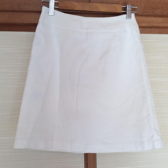 スカート  ホワイト レディースのスカート(ひざ丈スカート)の商品写真