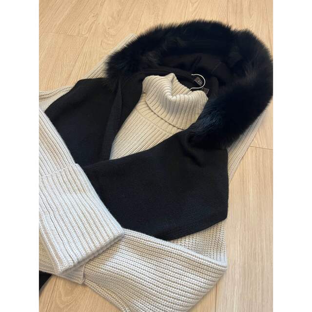 マーケット 新品同様 FOXEY カシミアフードファー付きショール Rene