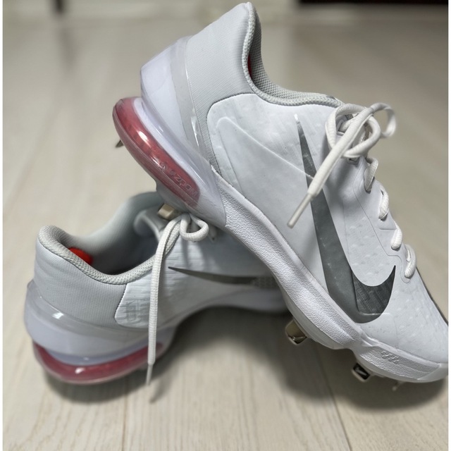 Nike 野球用 金具スパイク(新品未使用) Nike 野球用 金具スパイク(新品未使用)