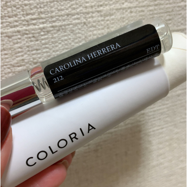 CAROLINA HERRERA(キャロライナヘレナ)のキャロライナヘレラ　212 コスメ/美容の香水(香水(女性用))の商品写真