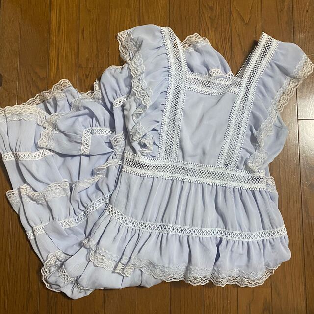back ribbon maxi frill dress