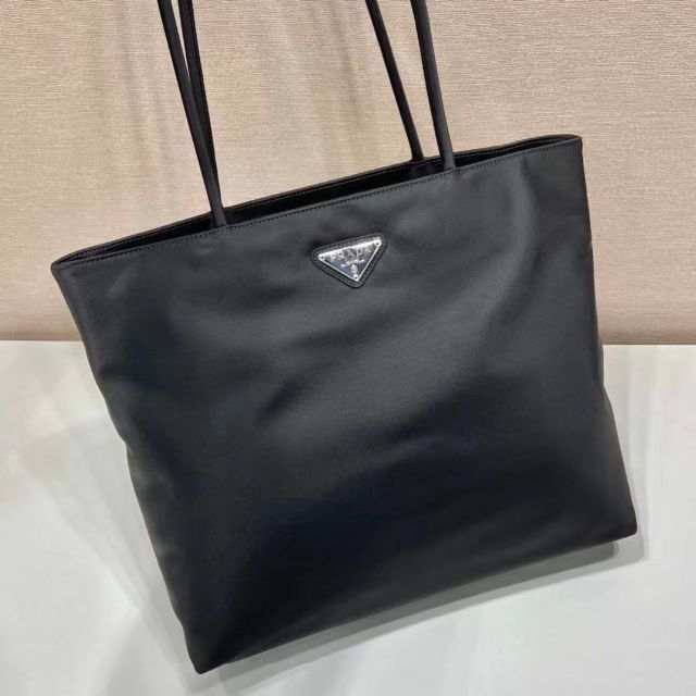 超激安新作 ✨超美品✨プラダ ブラック A4可 トートバッグ 定番セール