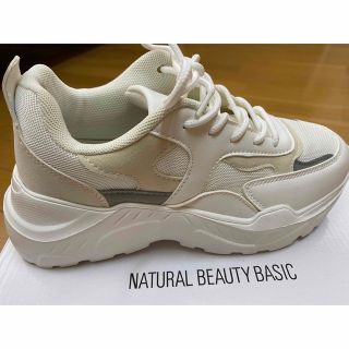 ナチュラルビューティーベーシック(NATURAL BEAUTY BASIC)のマカロン様専用　ナチュラルビューティー　スニーカー(スニーカー)