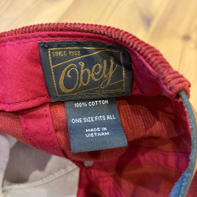 OBEY(オベイ)のOBEY コーデュロイキャップ　ワインレッド メンズの帽子(キャップ)の商品写真