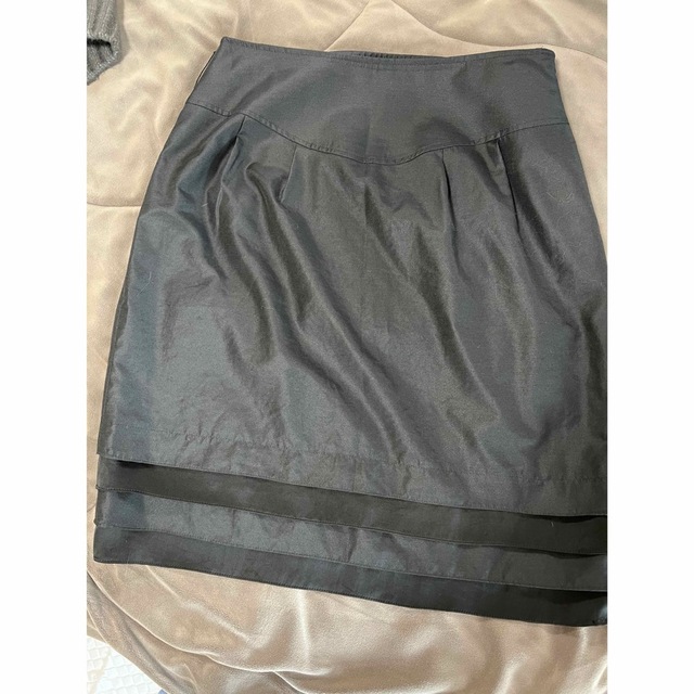 UNTITLED(アンタイトル)のUNTITLEDのスカート レディースのスカート(ひざ丈スカート)の商品写真