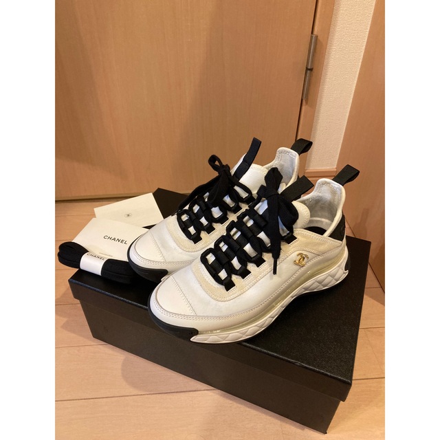 新製品情報も満載 シャネル☆CHANELG35617 - CHANEL CC スニーカー