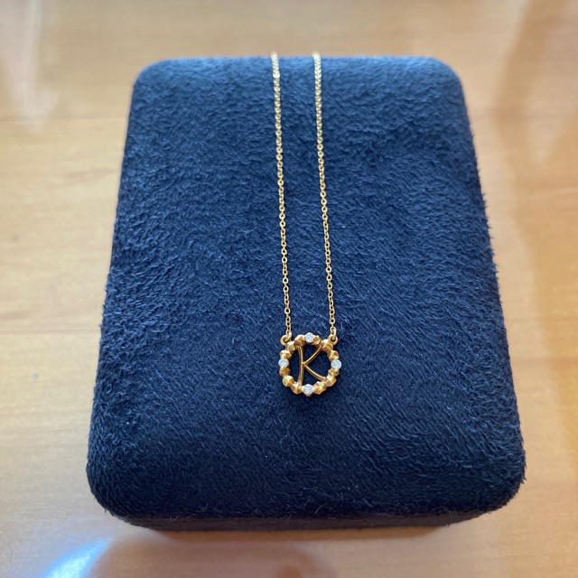 NEW 【AHKAH 】イニシャルKネックレスダイヤK18YG 在庫 - bogota.ateos.co