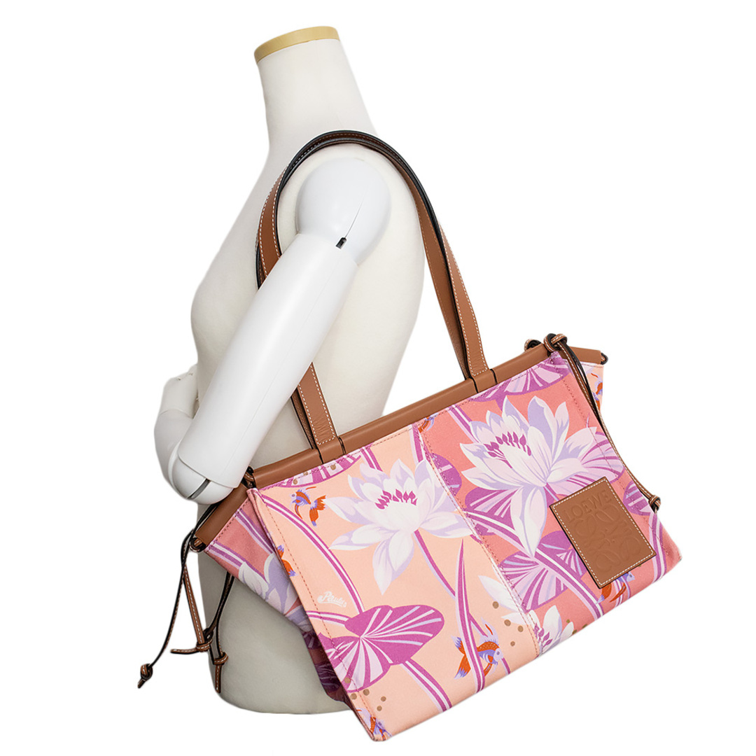 LOEWE(ロエベ)のロエベ LOEWE Paula s Ibiza クッショントート スモール パウラズイビザ  睡蓮 金魚  キャンバス カーフ レザー ピンク 328.09AA93（新品・未使用品） レディースのバッグ(トートバッグ)の商品写真