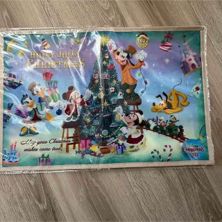 ディズニー(Disney)の新品未使用　Disneyクリスマス　2022 スーベニアランチョンマット(キャラクターグッズ)