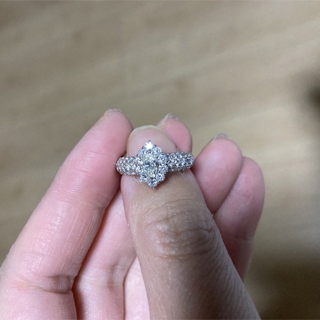 tea様専用　　プラチナ　ダイヤモンド　リング　1ct レディースのアクセサリー(リング(指輪))の商品写真