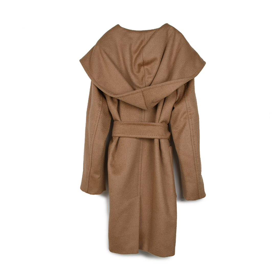 Max Mara(マックスマーラ)のMax Mara マックス マーラ RIALTO ピュアキャメルフーデット コート イタリア正規品 新品 キャメル 38サイズ レディースのジャケット/アウター(毛皮/ファーコート)の商品写真