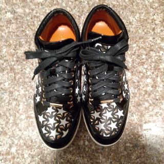 ジミーチュウ(JIMMY CHOO)の✨美品✨ジミーチュウ　スニーカーエナメル本革(スニーカー)