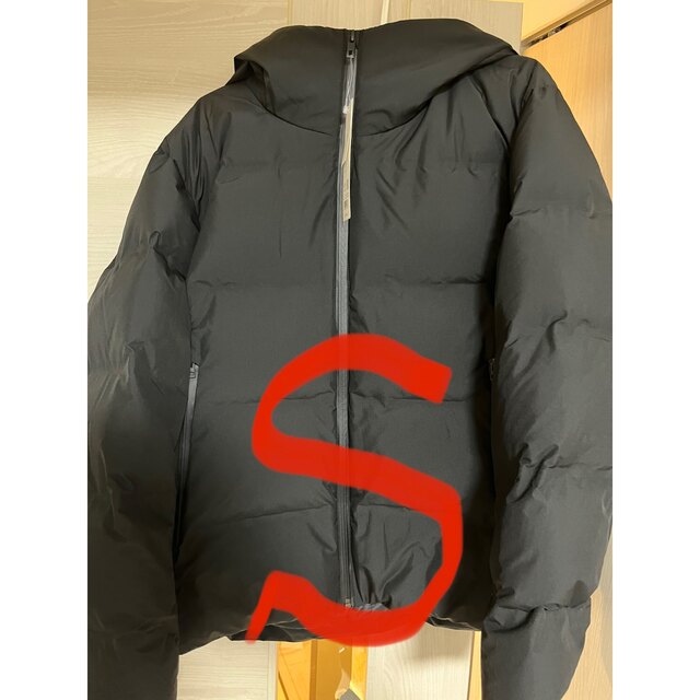UNIQLO(ユニクロ)のS ユニクロ　シームレスダウンパーカ3dカット 2022秋冬 メンズのジャケット/アウター(ダウンジャケット)の商品写真