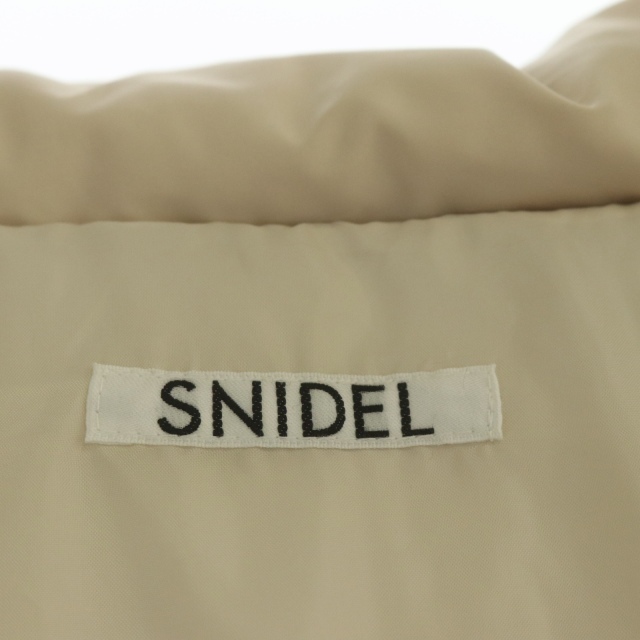SNIDEL(スナイデル)のスナイデル snidel 20AW ジャケット フレンチショートダウン ベージュ レディースのジャケット/アウター(ダウンジャケット)の商品写真