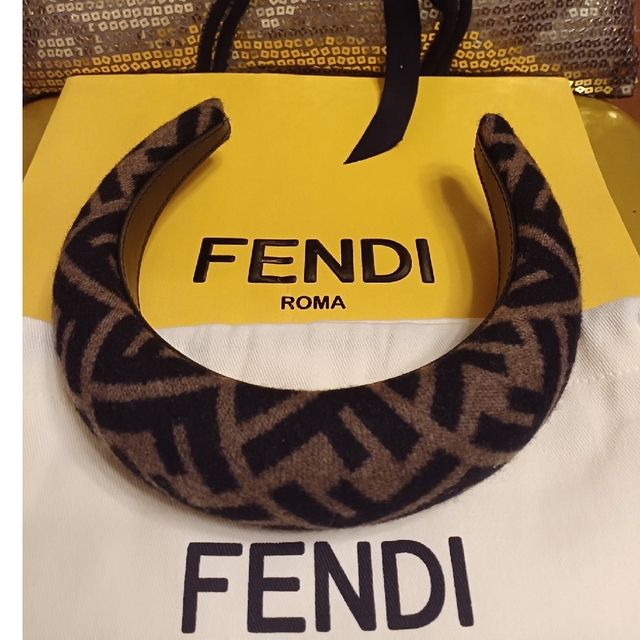 FENDI☆フェンディ☆カチューシャ　ヘアバンド