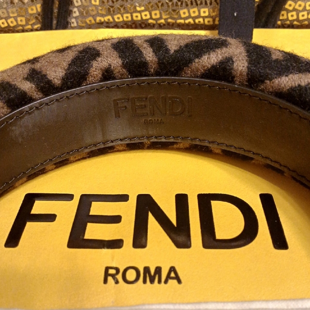 FENDI☆フェンディ☆カチューシャ　ヘアバンド 2