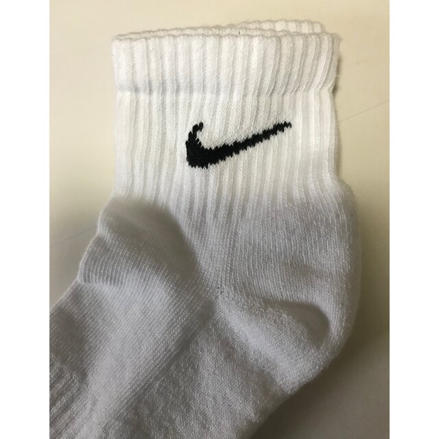 NIKE(ナイキ)の３足セット ナイキ 白ソックス 23〜25 ユニセックス レディースのレッグウェア(ソックス)の商品写真