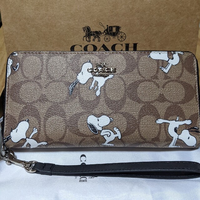 COACH(コーチ)のCOACH  長財布　シグネチャー　スヌーピー レディースのファッション小物(財布)の商品写真