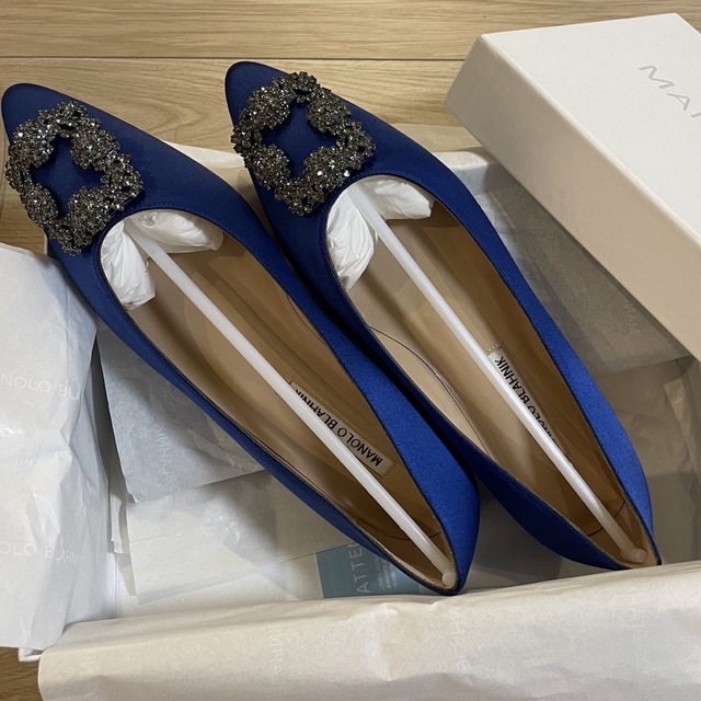 MANOLO BLAHNIK ハンギシ　パンプス