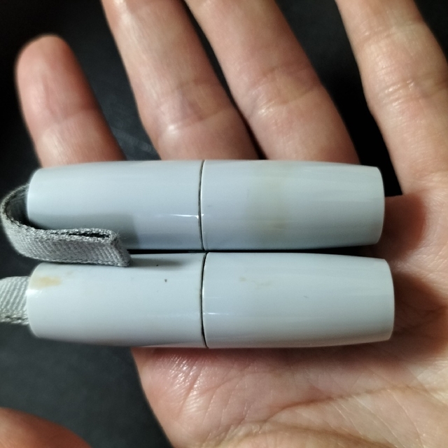 IQOS(アイコス)の【IQOS】クリーナー2個セット　予備　中古 メンズのファッション小物(タバコグッズ)の商品写真