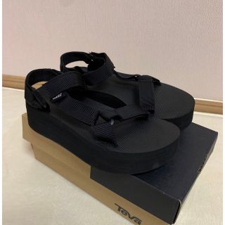 テバ(Teva)の美品　Teva FLATFORM UNIVERSAL テバ 厚底 サンダル(サンダル)