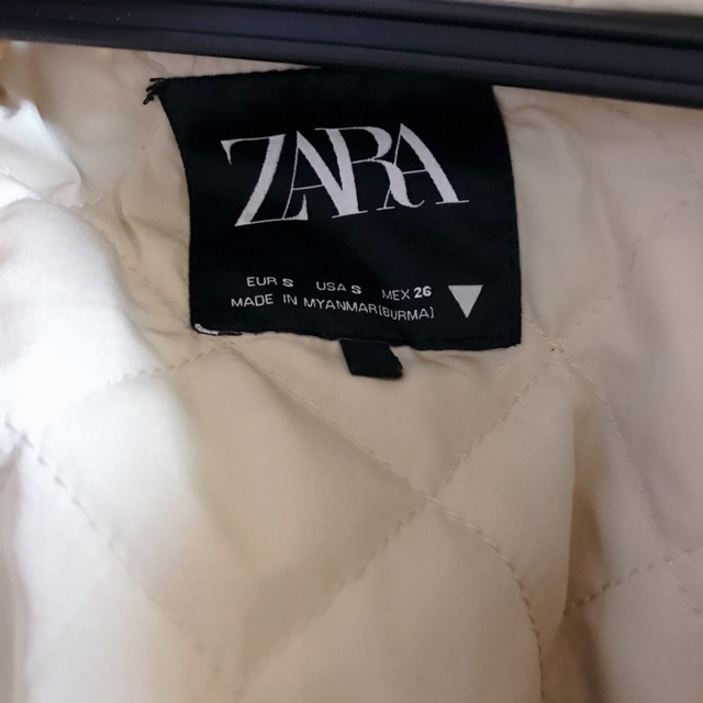 ZARA(ザラ)のZARA ザラ クロップド丈ボア生地ジャケット レディースのジャケット/アウター(ブルゾン)の商品写真