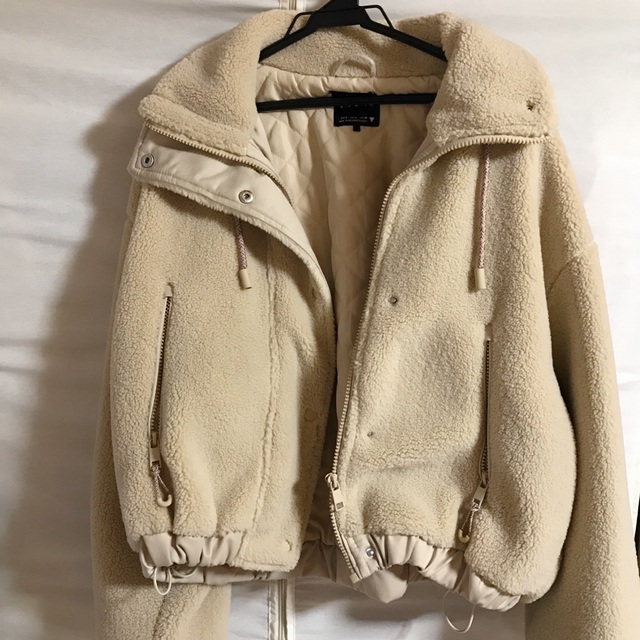 ZARA - ZARA ザラ クロップド丈ボア生地ジャケットの通販 by kurumi ZARA - ZARA ザラ クロップド丈ボア生地ジャケットの通販 by kurumi