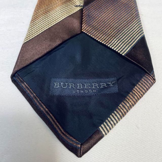 BURBERRY(バーバリー)の美品 バーバリー Burberry ネクタイ ストライプ 早い者勝ち メンズのファッション小物(ネクタイ)の商品写真