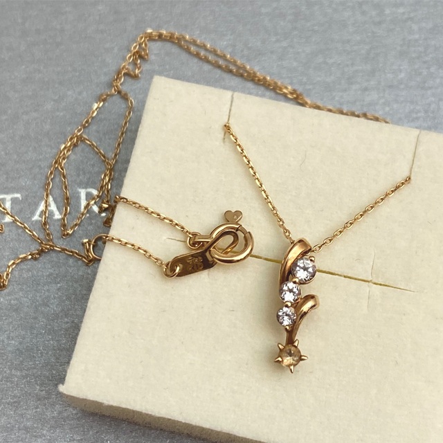 STAR JEWELRY(スタージュエリー)のスタージュエリー　k10YG 流れ星モチーフ　ネックレス　ホワイトトパーズ  レディースのアクセサリー(ネックレス)の商品写真