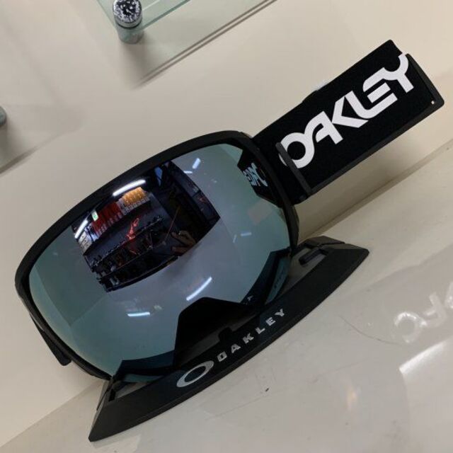 Oakley(オークリー)のOAKLEYオークリー【FLIGHT PATH L】FP限定プリズム ケース付き スポーツ/アウトドアのスノーボード(アクセサリー)の商品写真